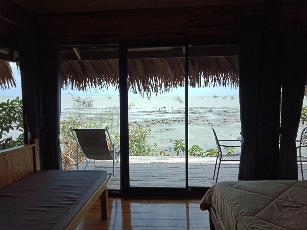 Wetlandcamp บ้านชายเล Пхаттхалунг Экстерьер фото