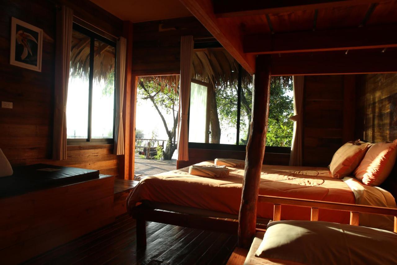 Wetlandcamp บ้านชายเล Пхаттхалунг Экстерьер фото
